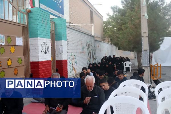 قرائت دعای زیارت عاشورا در شب های محرم در مسجد حضرت صاحب الزمان(عج)