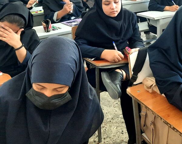 آزمون سنجش آغازین در دبیرستان دخترانه فیاض