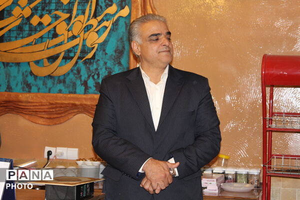 تجلیل از خبرنگاران پانادر کافه دخترانه کانون امام خمینی (ره)