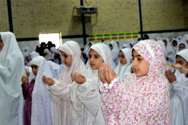 جشن تکلیف دانش‌آموزن دختر در گچساران