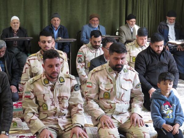 نماز جمعه عبادی و سیاسی در شهر غلامان
