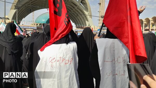 تجدید میثاق با آرمان‌های انقلاب، تهران در سوگِ رهبر شهید یکپارچه سیاه پوش شد