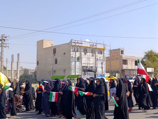 ابراز همدردی مردم سندرک و فین با مردم فلسطین در راهپیمایی روز قدس