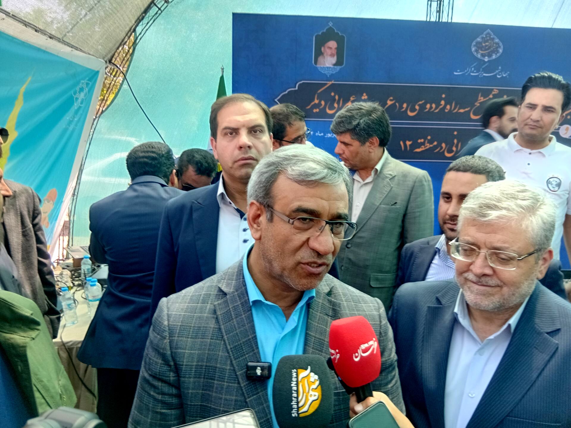 نصب مجسمه فردوسی یک ضرورت است