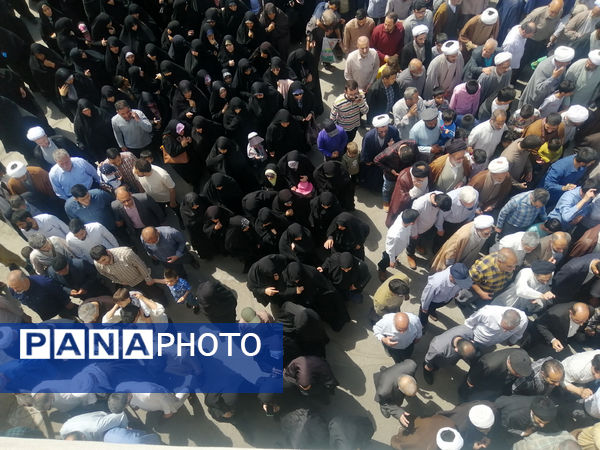 راهپیمایی نمازگزاران جمعه قم در حمایت از عملیات وعده صادق و طرح نور