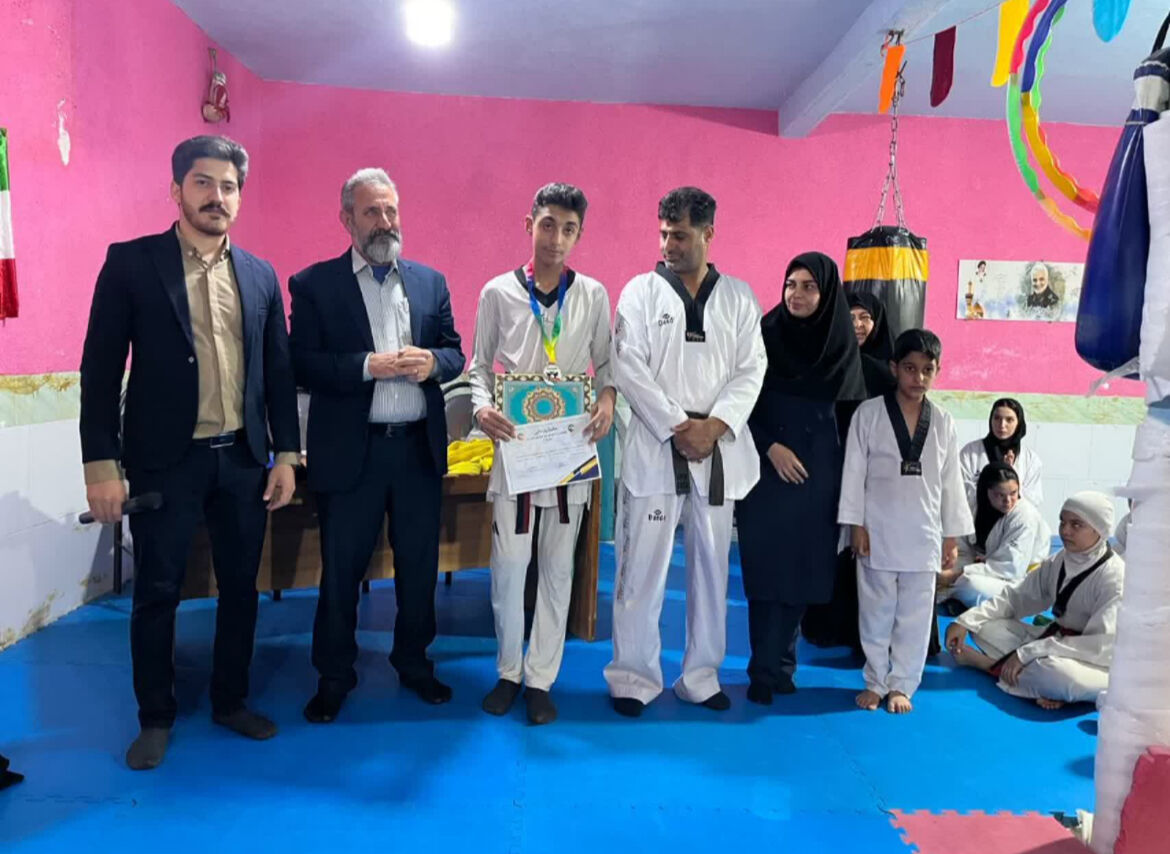 جشن اهدا و ارتقای کمربند تکواندوکاران باشگاه یزدان شهرستان خاتم