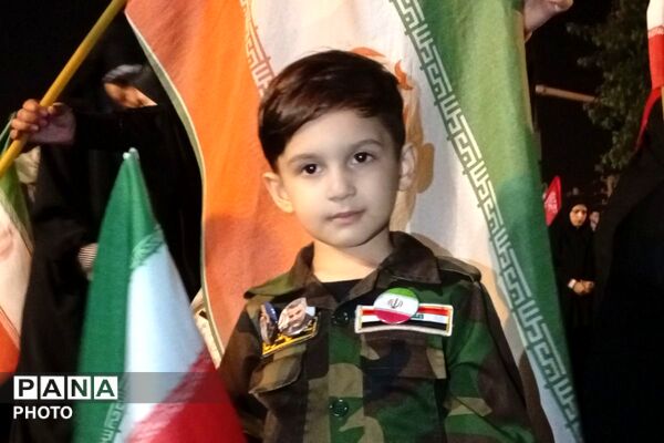 شور و حماسه مردمان شهرستان قرچک در صد و هفتمین شب از تجمعات مردمی