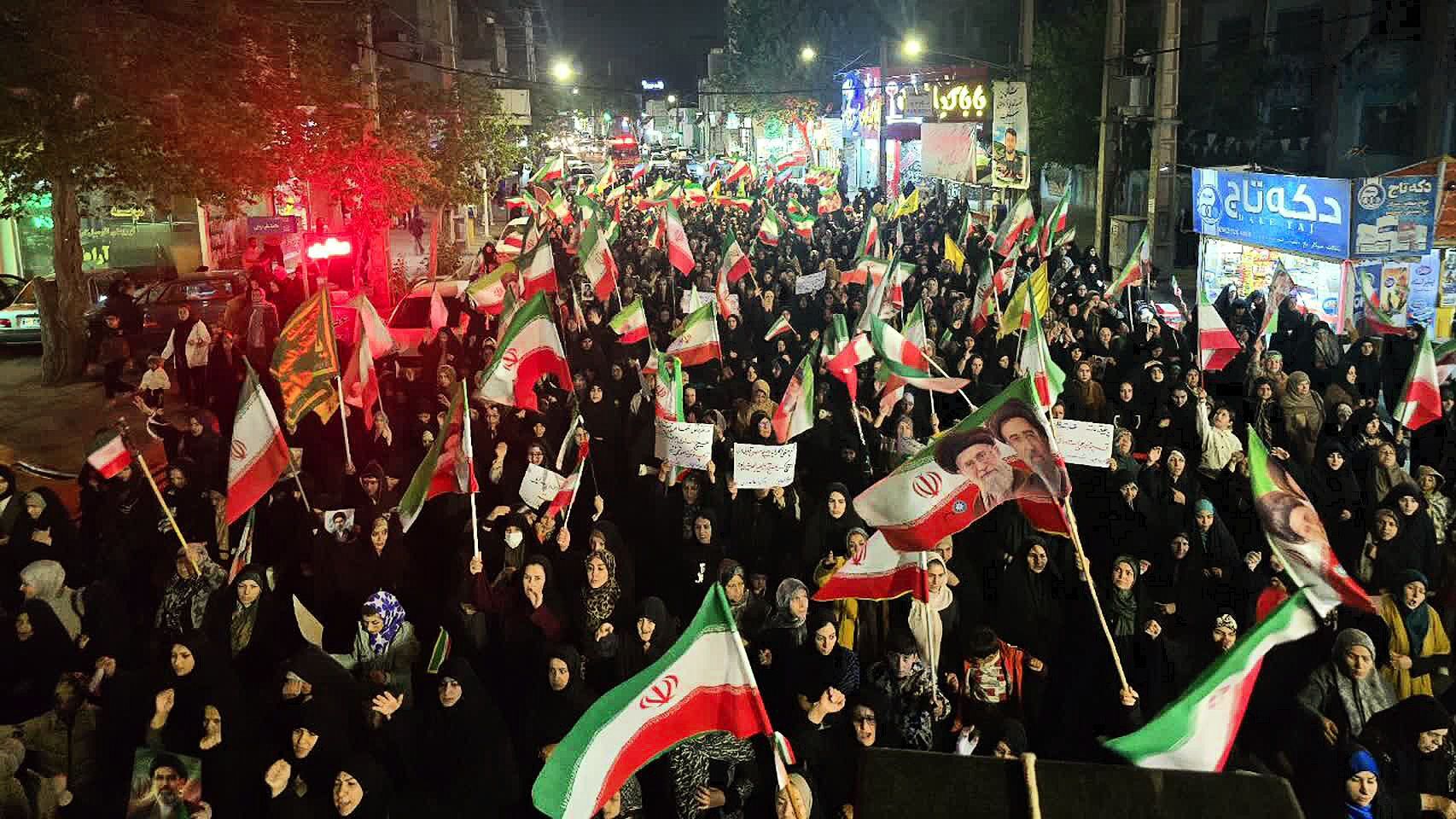 ایران سرزمین انسان‌های جان‌برکف است
