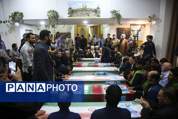 وداع مردم قم با پیکرهای مطهر 6 شهید حمله ناجوانمردانه رژیم صهیونیستی 