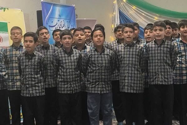 طنینِ نیایش در مدرسه