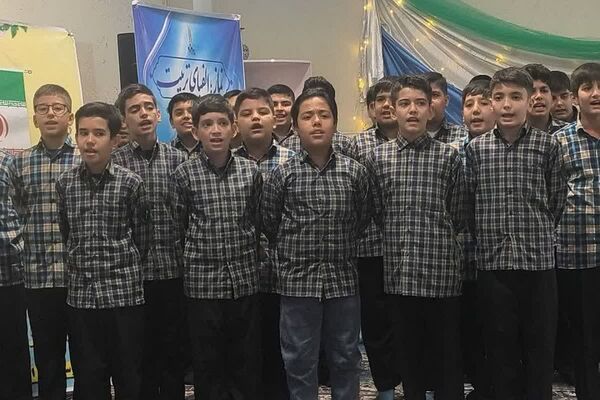 طنینِ نیایش در مدرسه