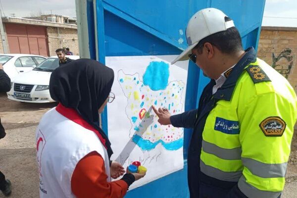 مردم شهرستان خانمیرزا در راهپیمایی ۲۲ بهمن وحدت را به نمایش گذاشتند