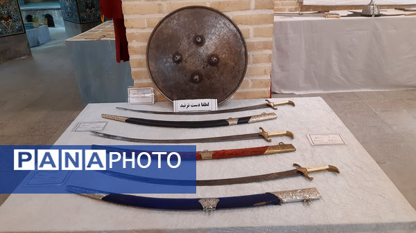 بازتاب هنر عاشورایی در نمایشگاه نسخ خطی و لباس‌های تعزیه