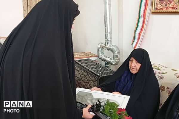  از قاب یک هنرمند تا دل یک مادر شهید
