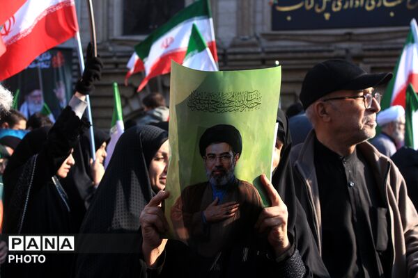 بیعت مردم تهران با سومین رهبر انقلاب