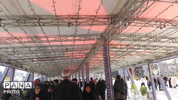 عزاداری گسترده زائران در صحن‌های حرم امام رضا (ع)