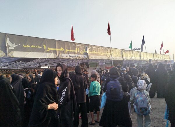 پیاده روی زائران وعاشقان امام علی بن موسی الرضا"ع"از مسیرباغچه تاتپه سلام