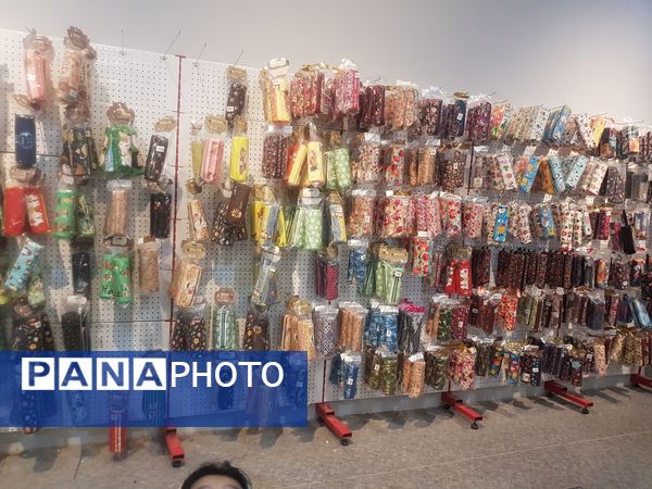 عرضه نوشت افزار ایرانی در نمایشگاه ایران نوشت حرم مطهر رضوی