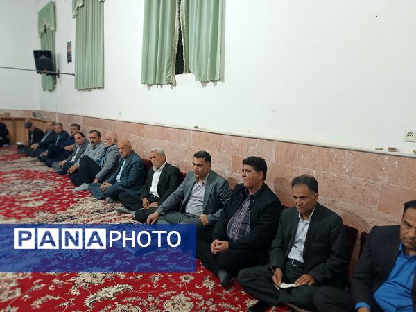 نشست فرماندار با اصناف و بازاریان گناباد 