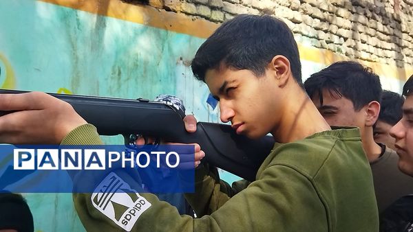 روز اول از مسابقات تیراندازی شهید سبحانی فر و شهید علی آبادی در دبیرستان شاهد ابوذر غفاری 