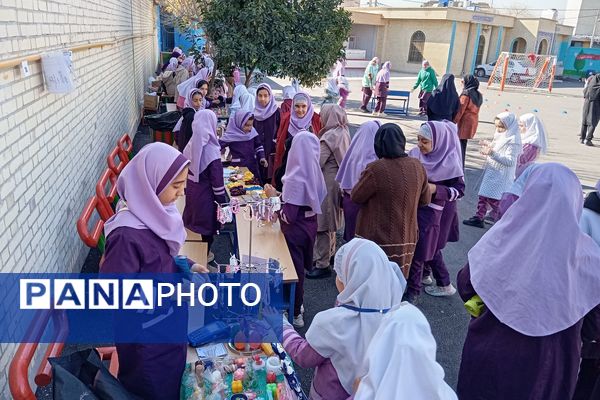بازارچه دانش‌آموزی در دبستان شاهد شهید محمدرضا کشاورز 