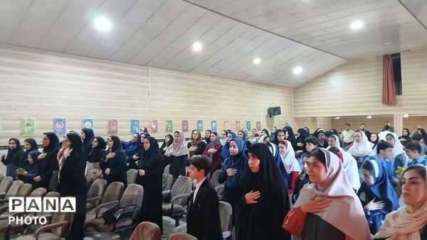 تجلیل از برگزیدگان تئاتر درسی و خبرنگاران پانا در ساوجبلاغ 