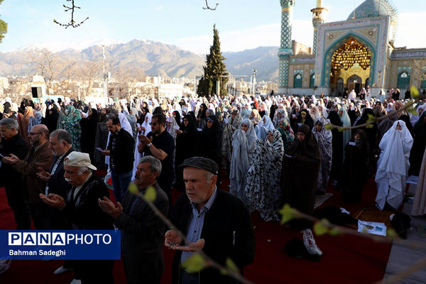 نماز عید فطر - امامزاده پنج تن لویزان