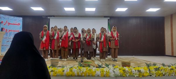 رقابت گروه‌های سرود منطقه‌ای در کانون شهید رضاپور فین