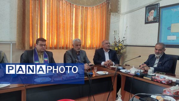 دیدار خبرنگاران پانا با مدیر آموزش و پرورش ناحیه 3 قم