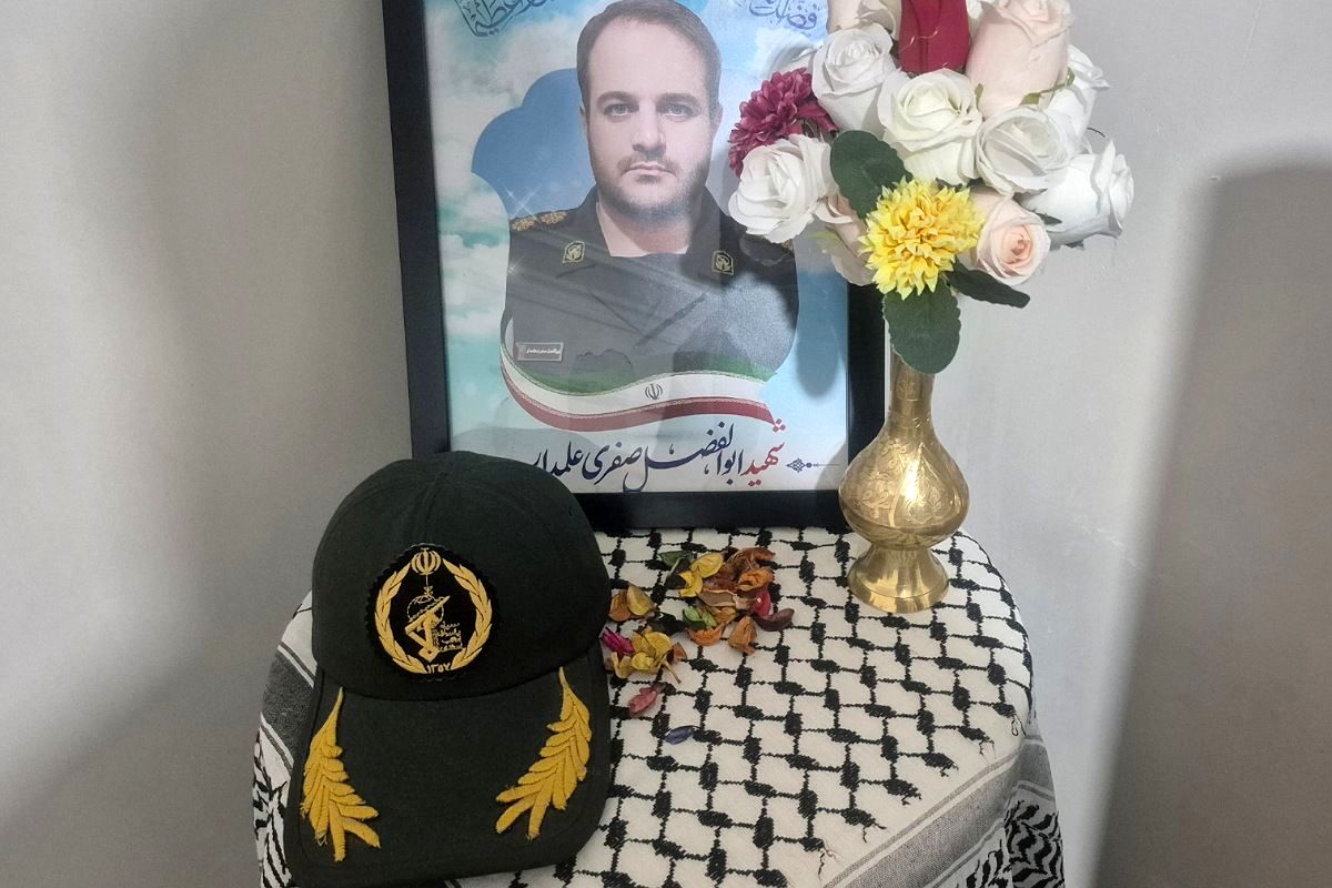 دیدار دانش آموزان فرزانگان با خانواده شهید صفری علمدار