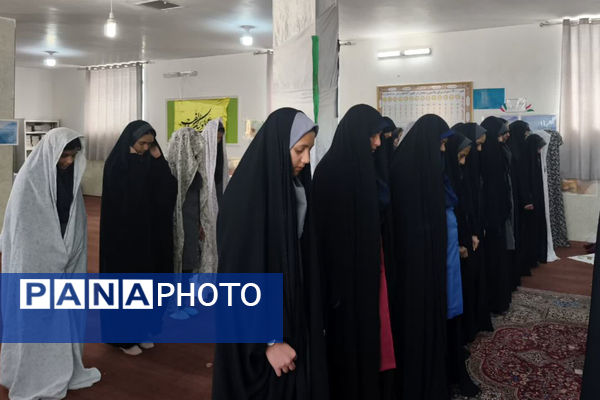  جشن نیمه شعبان در دبیرستان شاهد ام‌ابیها آباده