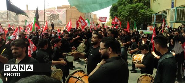 موکب‌های اربعینی «عشاق الحسین» و «با انرژی‌ها» سازمان دانش‌آموزی یزد در نجف‌آباد 