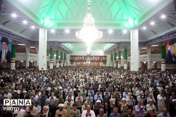 اقامه نماز عید سعید قربان در حرم حضرت معصومه(س)