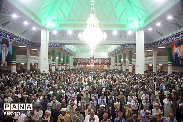اقامه نماز عید سعید قربان در حرم حضرت معصومه(س)