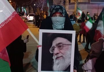 ایستاده در آتش حماسه