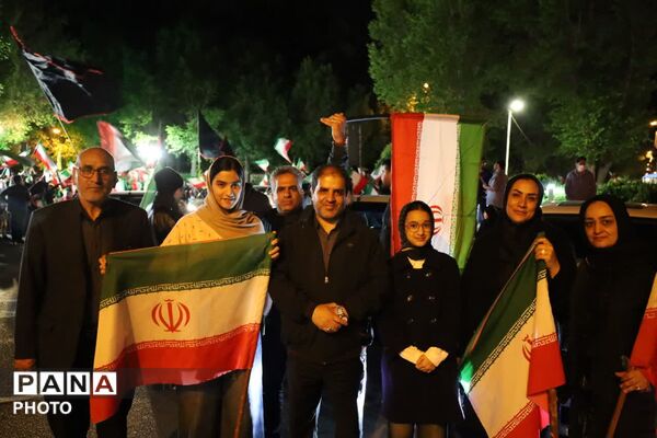بازدید مسئولان یزد از موکب پارک آزادگان