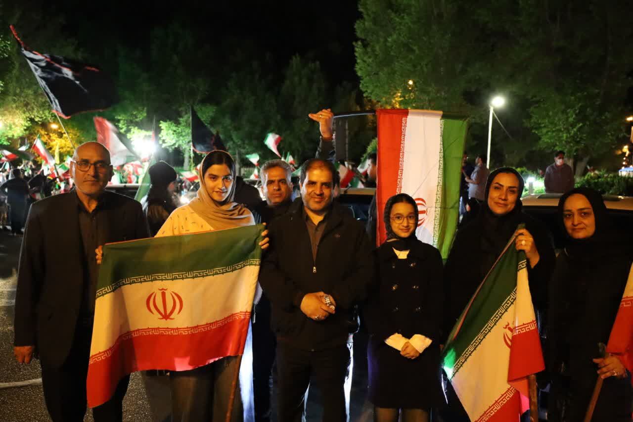 بازدید مسئولان یزد از موکب پارک آزادگان
