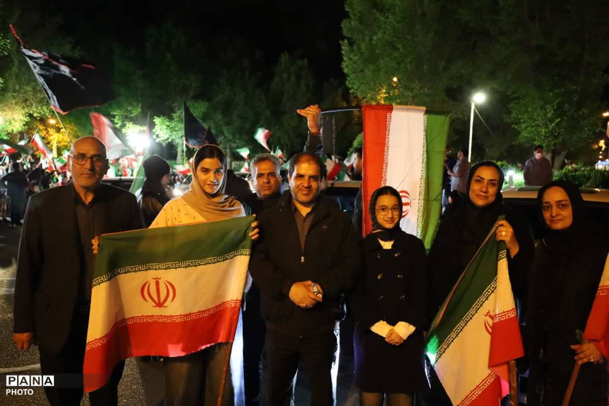 بازدید مسئولان یزد از موکب پارک آزادگان