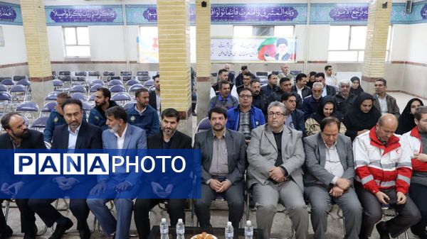 برگزاری مانور متمرکز استانی زلزله و ایمنی همزمان با سراسر کشور در مدرسه نیکان ناحیه 2 کرج 