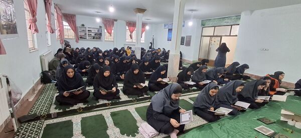 برپایی سفره افطاری در خوابگاه فضیلت فاروج