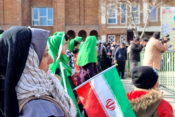 زنده کردن یاد و خاطره بهار 57 در دل سرمای زمستان