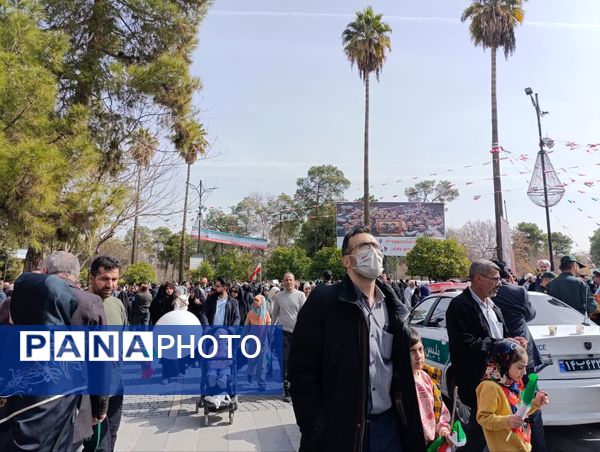 ۲۲ بهمن روز همبستگی و حضور مردم است