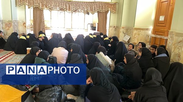 بازدید دانش آموزان دبیرستان دخترانه امید از آرامگاه شهید مدرس