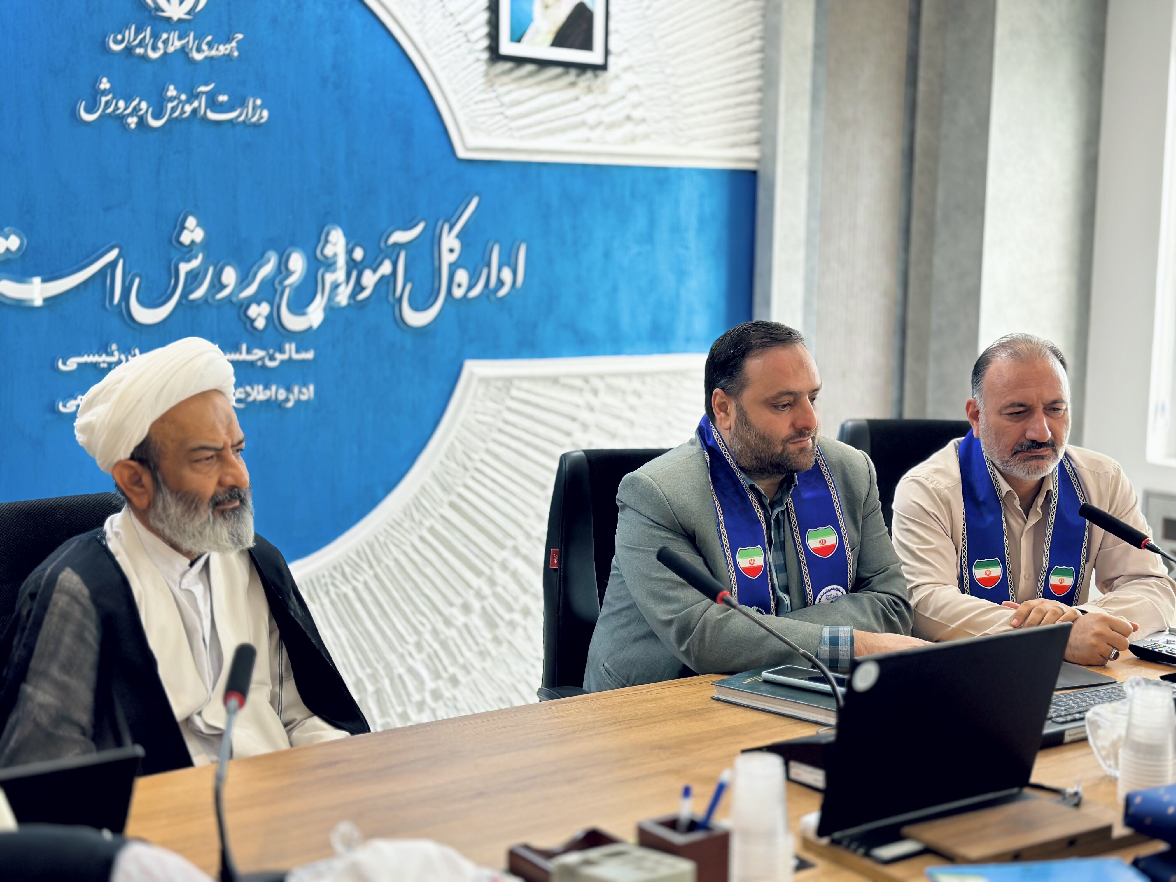 مجلس دانش‌آموزی فرصتی برای مشارکت دانش‌آموزان در فرآیندهای مهم تصمیم‌گیری است