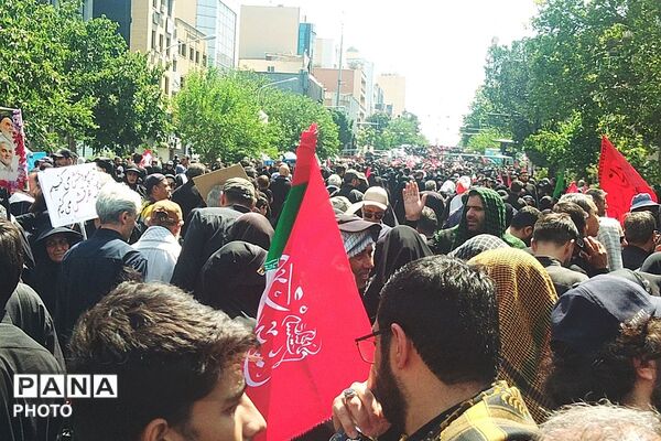 مراسم وداع و بدرقه آقای شهید ایران در مصلی امام خمینی (ره)
