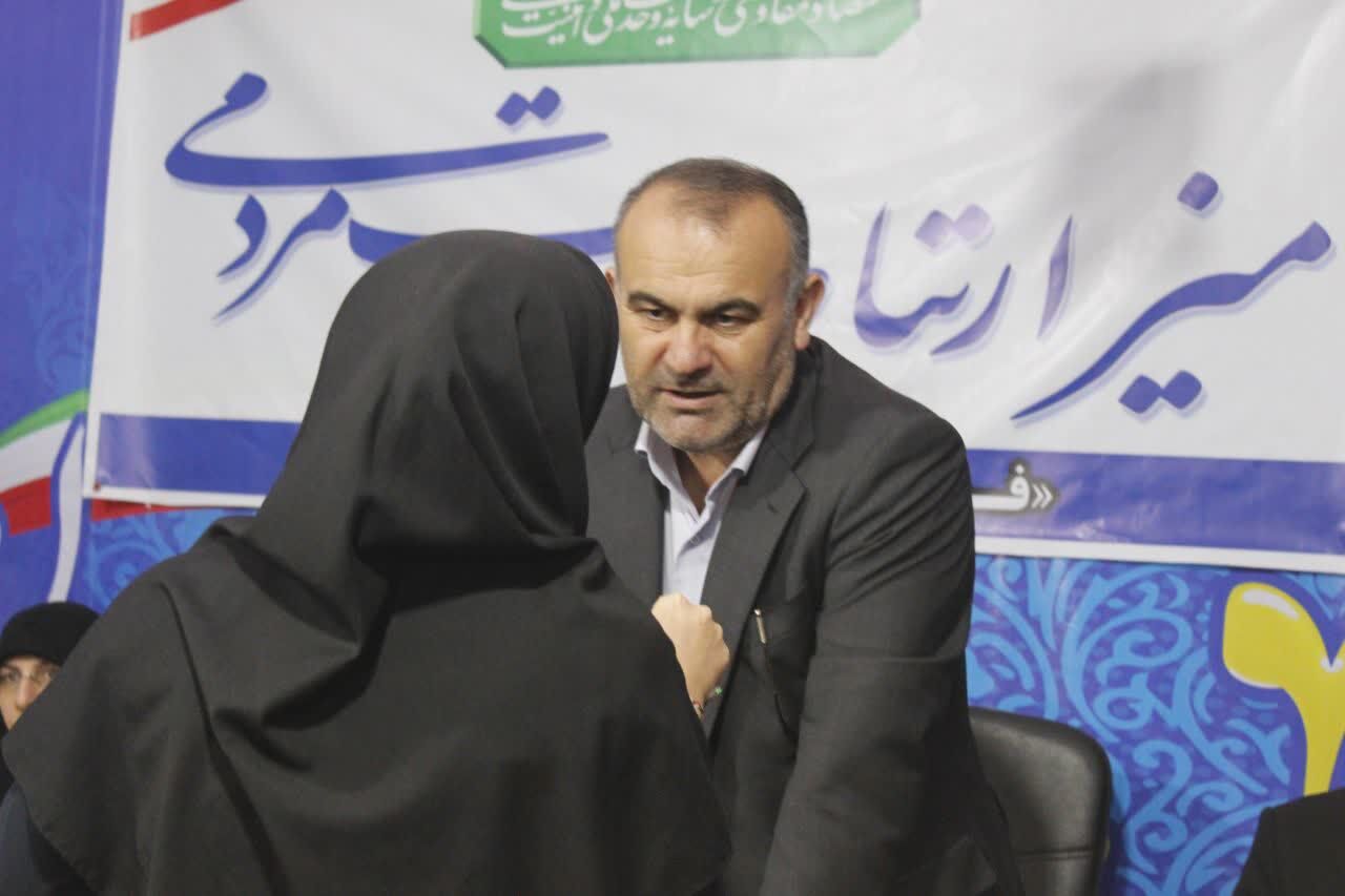 میز ارتباطات مردمی با حضور مدیرکل آموزش و پرورش مازندران 
