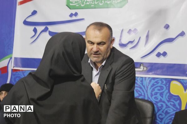 میز ارتباطات مردمی با حضور مدیرکل آموزش و پرورش مازندران 