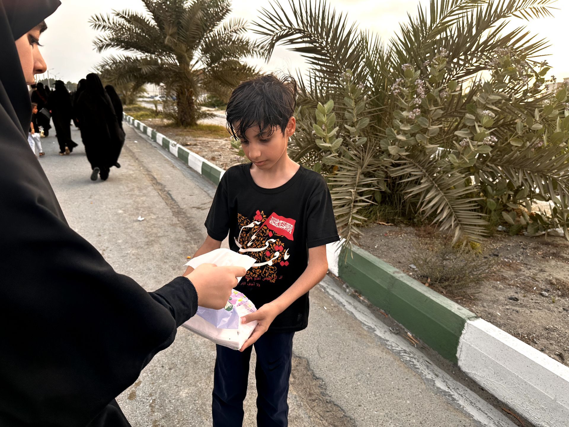 شور پیاده‌روی جاماندگان اربعین در جاسک؛ گامی به یاد شهدا و مردم غزه