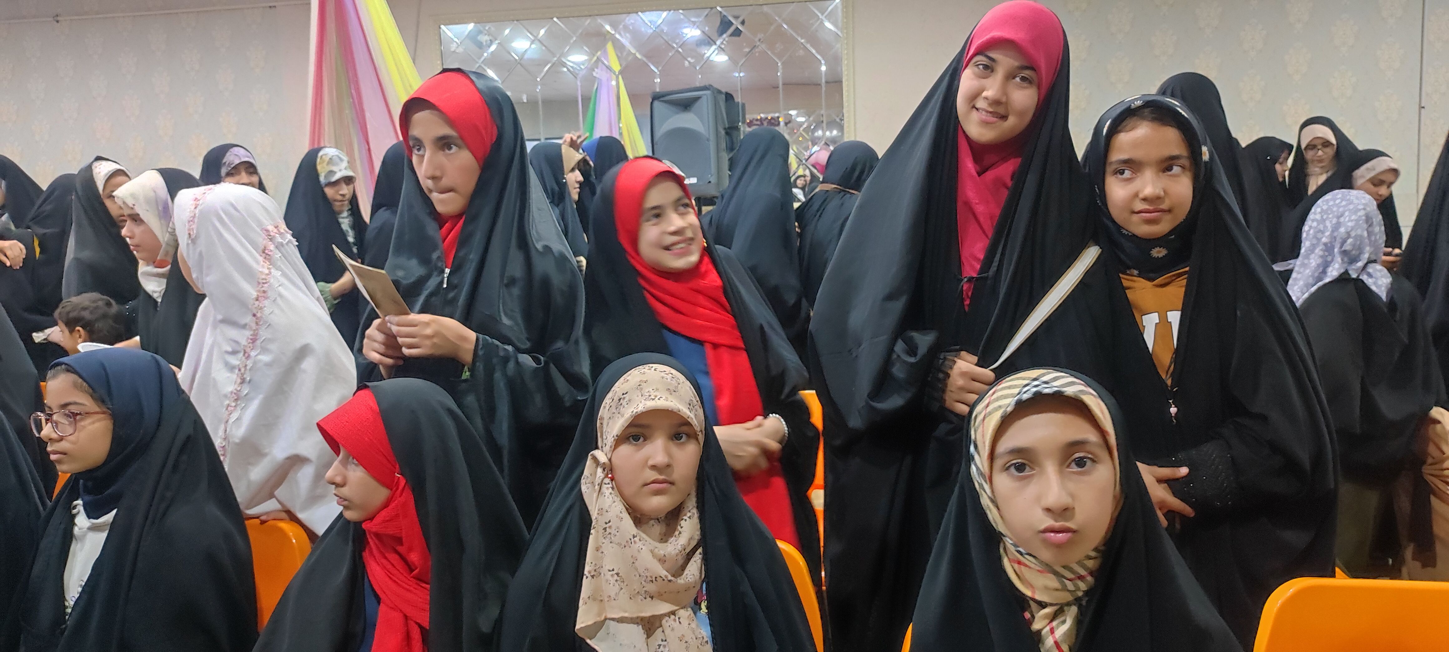 حضور دانش‌آموزان مدرسه خاقانی در جشن دختران آفتاب شیروان