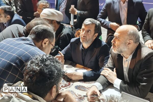 میز خدمت در خیابان 